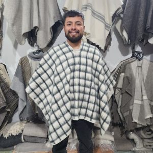 RUANA CUADROS TIPO 1