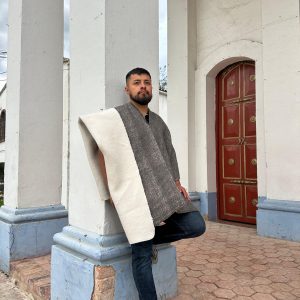 RUANA DOBLE FAZ LANA DE OVEJA TIPO 2