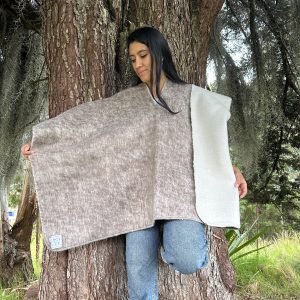 RUANA DOBLE FAZ LANA DE OVEJA TIPO 5