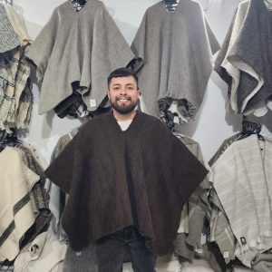 RUANA BURDA TELAR MANUAL CAFE 1.4 m TIPO 1