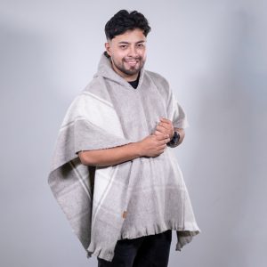 Ruana carranguera con capota Opción 3